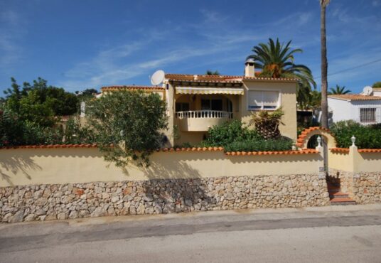 2255-Villa-en-Moraira-01