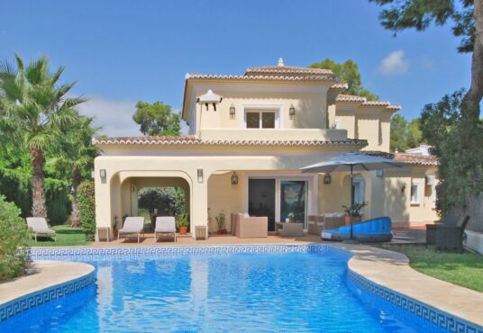 3902-Villa-en-Moraira-01