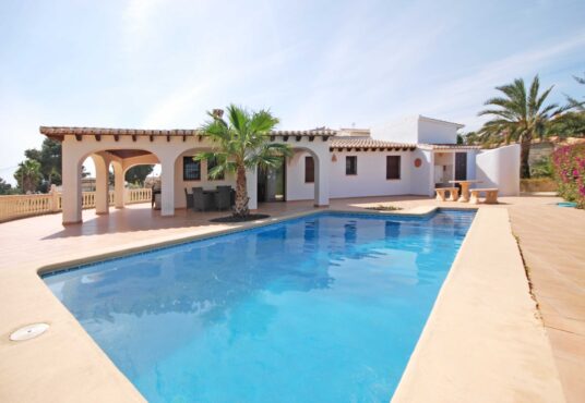 3767EX-Villa-en-Moraira-01