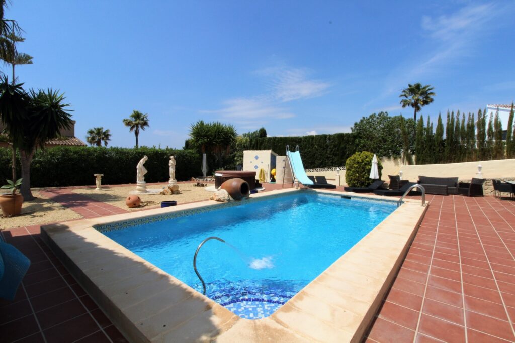 3366-Villa-en-Moraira-03