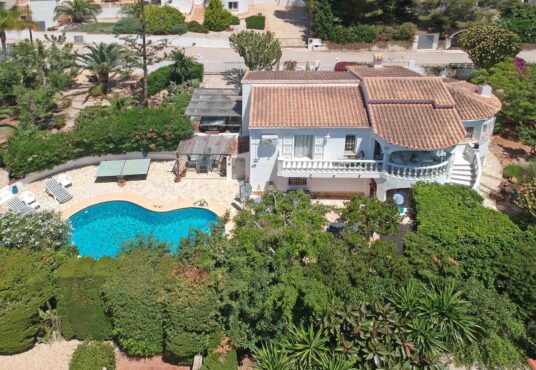 3910-Villa-en-Moraira-01