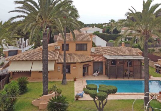 3920-Villa-en-Moraira-01