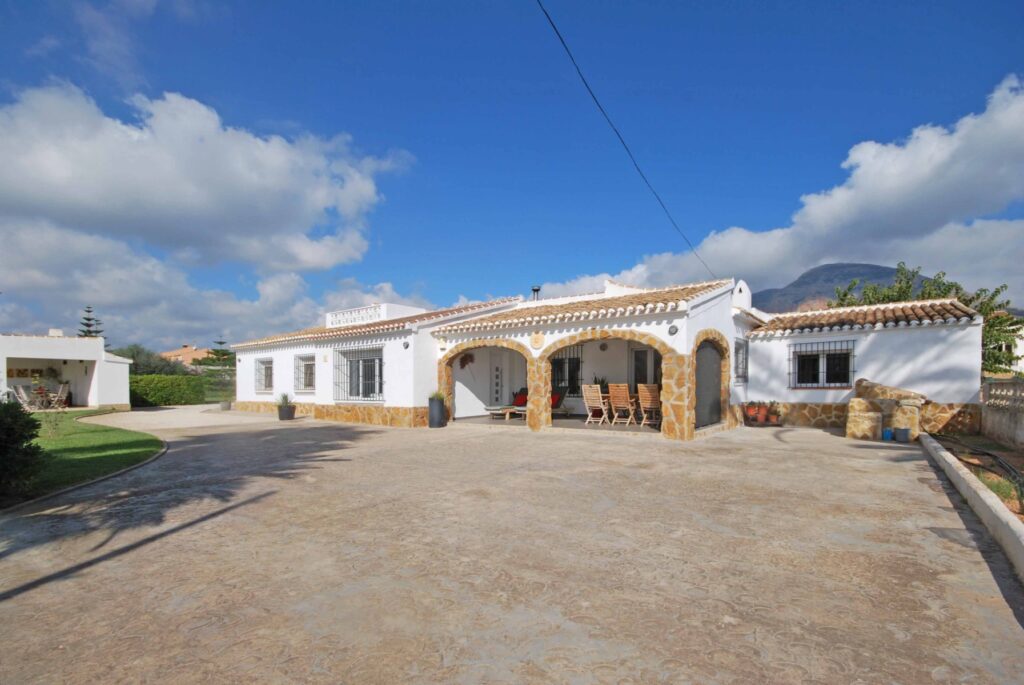 3935-Villa-en-Javea-01