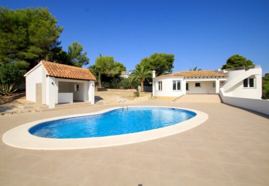 3945-Villa-en-Moraira-01